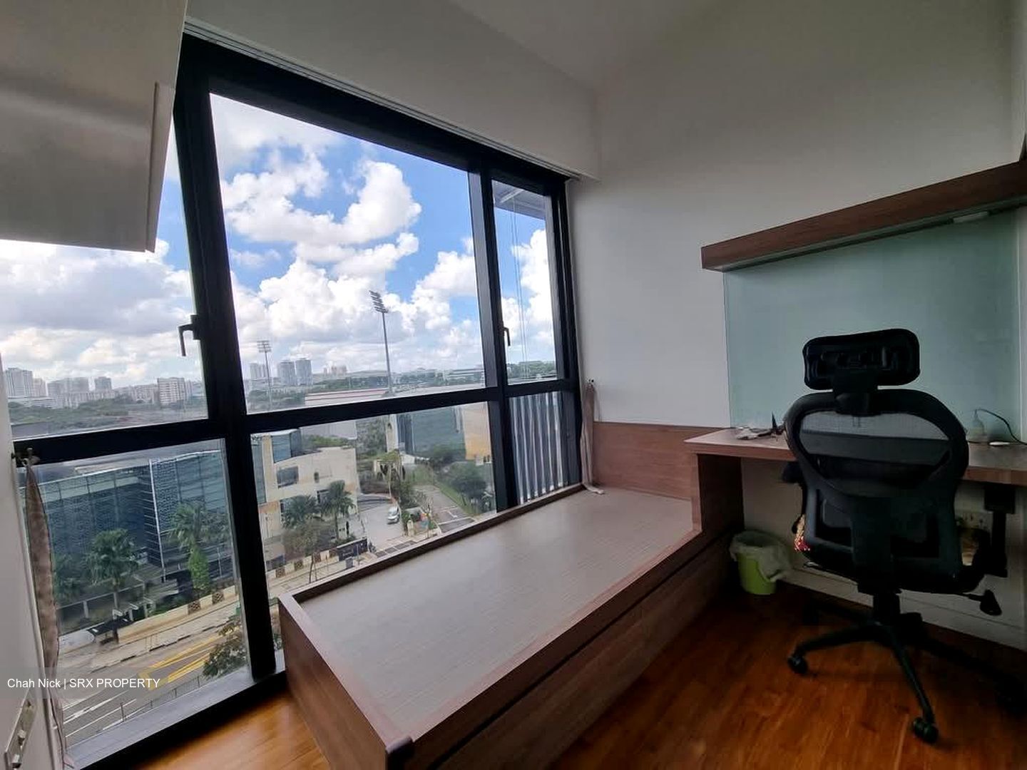 Sky Vue (D20), Condominium #561251231